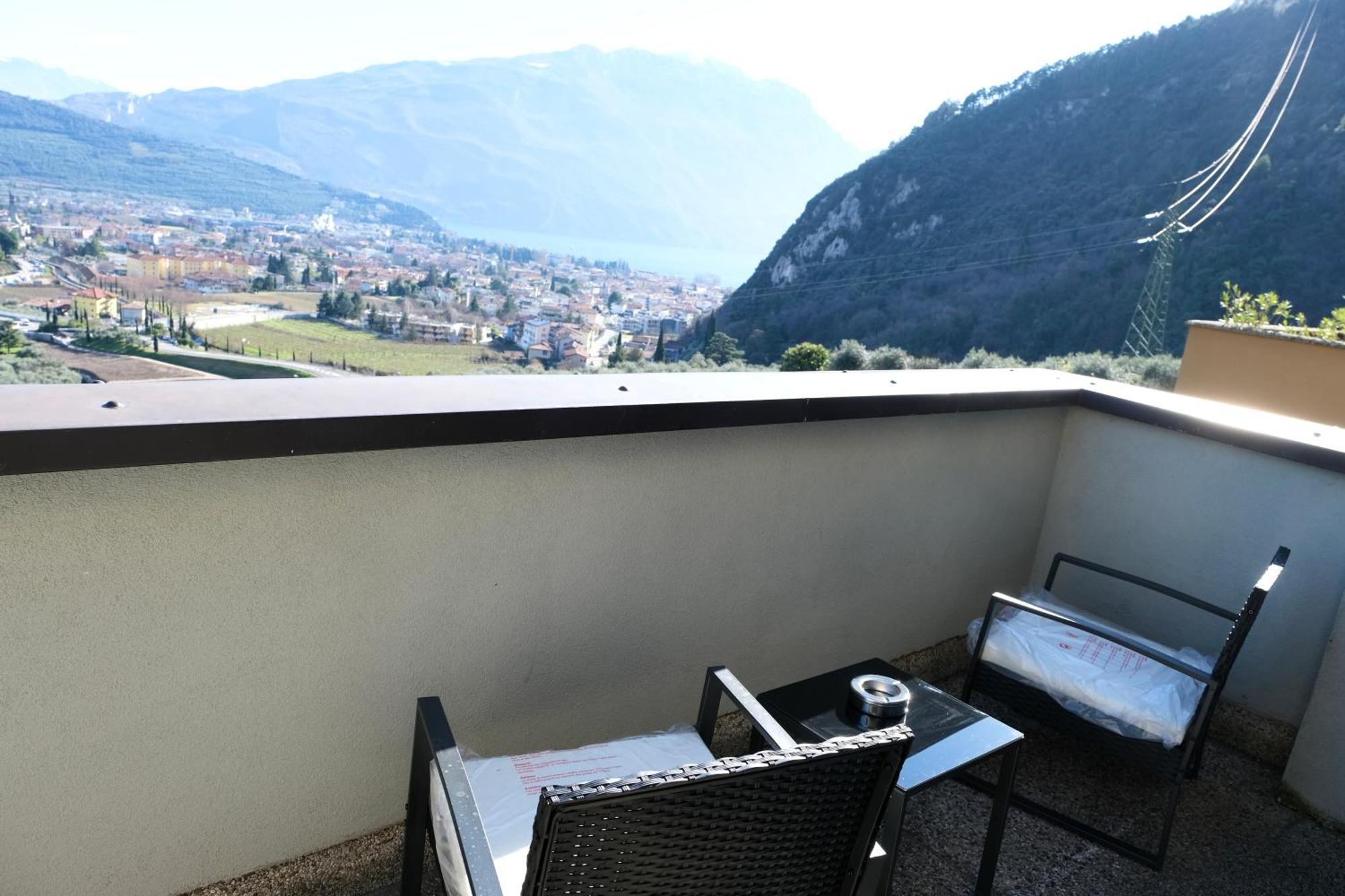 Casa Segantini - Panorama Pool Apartment Gavazzo Nuova Exteriör bild